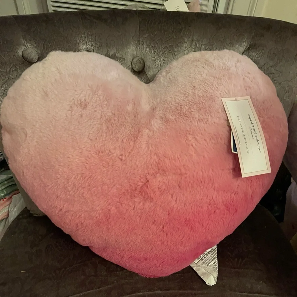 Valentine Heart Ombré Pink Plush Pillow 🩷 cupcakes & Cashmere  NWT